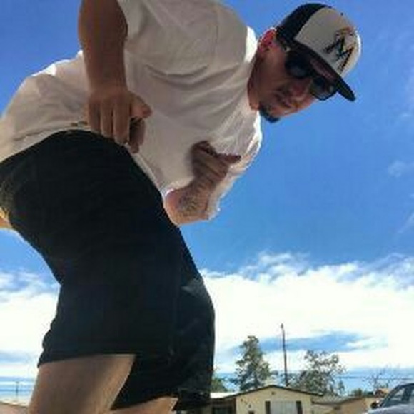 Profile Picture of Robert Mestas (@mestasrobert83) on Poshmark