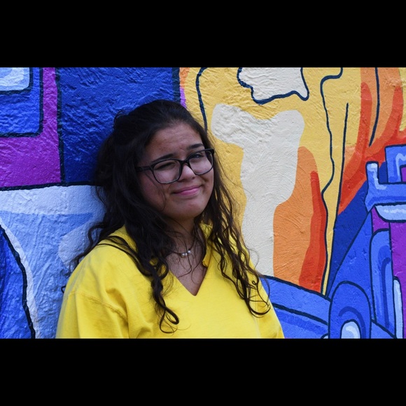 Profile Picture of Alena Dorning (@adorningg) on Poshmark