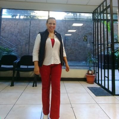 Profile Picture of Elva Alicia Calderón (@AliciaElva) on Twitter