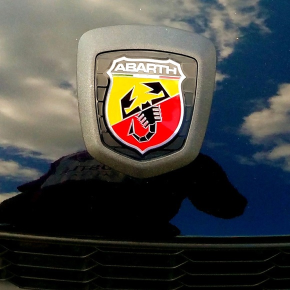 Profile Picture of Zeph Killham (@zephry) on Poshmark