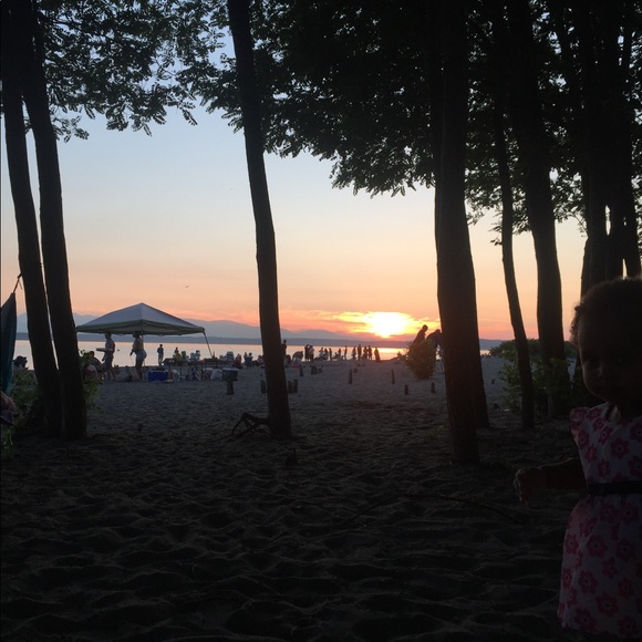 Profile Picture of Aryam Gezu (@aryamgezu) on Poshmark