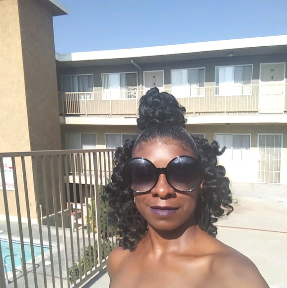 Profile Picture of Sheronda Roquemore (@sroqueone1) on Poshmark