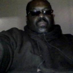 Profile Picture of Vaughn Martin (@ezvonvibe) on Twitter