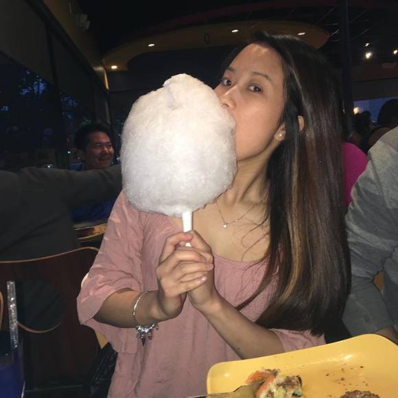 Profile Picture of Tammy Chieng (@tammyzhang37) on Poshmark