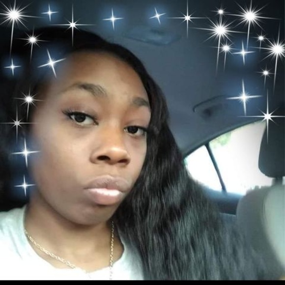 Profile Picture of Shay Yarbrough (@shayyarbrough) on Poshmark