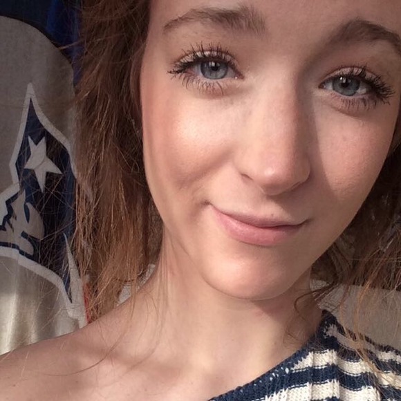 Profile Picture of Casey Eccleston (@caseylaurenxc) on Poshmark