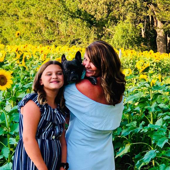 Profile Picture of Ashley Kinnamon (@ashkin) on Poshmark