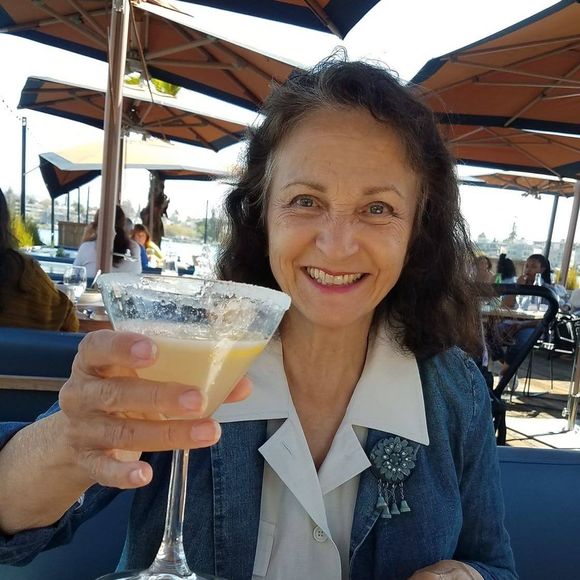 Profile Picture of Marie Bottini (@mariebottini584) on Poshmark