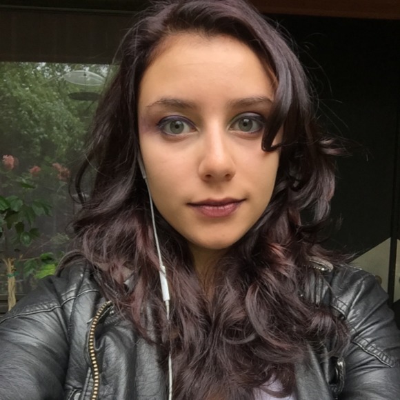 Profile Picture of Naomi Losman (@noamscloset) on Poshmark