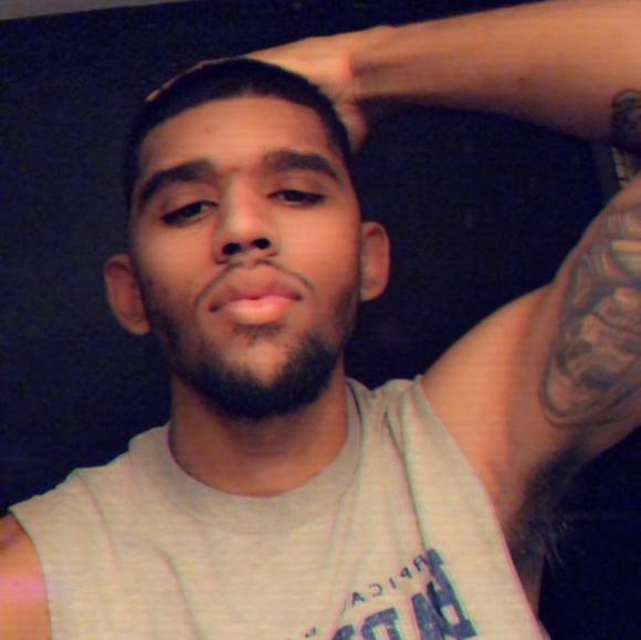 Profile Picture of Clarence Hunter (@clarencehunter) on Poshmark
