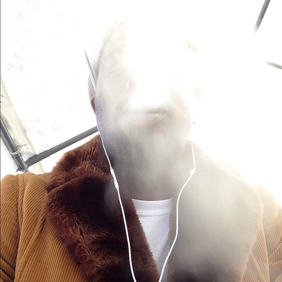 Profile Picture of Brenton Hall (@ragervelli) on Poshmark