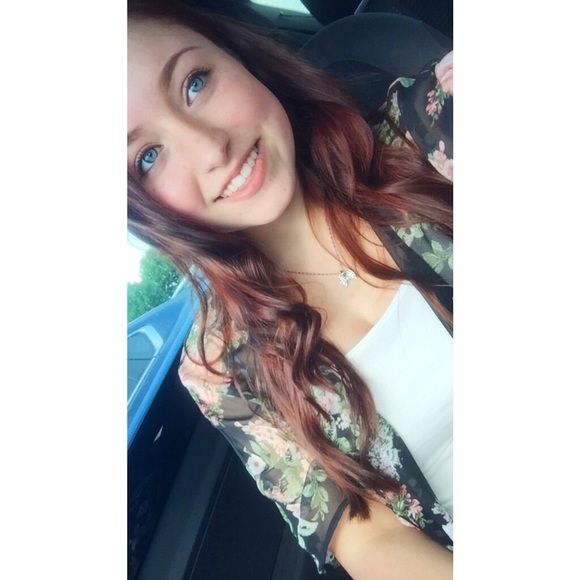 Profile Picture of Andrea Serracha (@serralta) on Poshmark