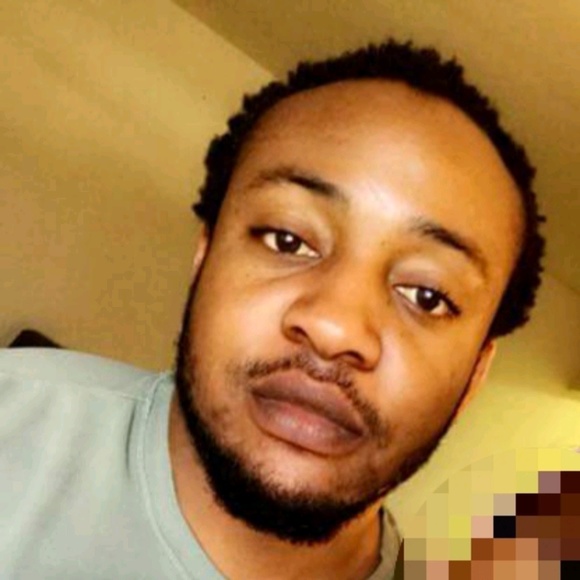 Profile Picture of Ikem Emele (@ikemviny) on Poshmark