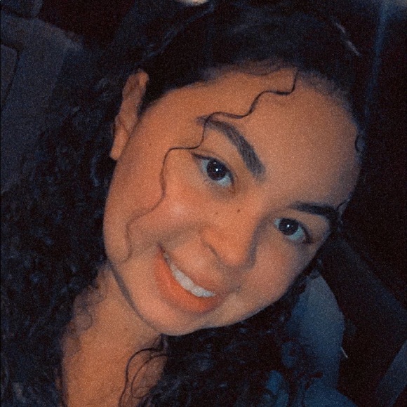 Yaysyry Nussa - Poshmark Profile Picture of Yaysyry Nussa (@nyxlynnx) on Poshmark