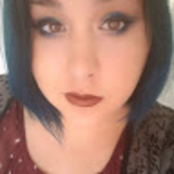 Profile Picture of Amber Ocallahan (@amberocallahan) on Poshmark