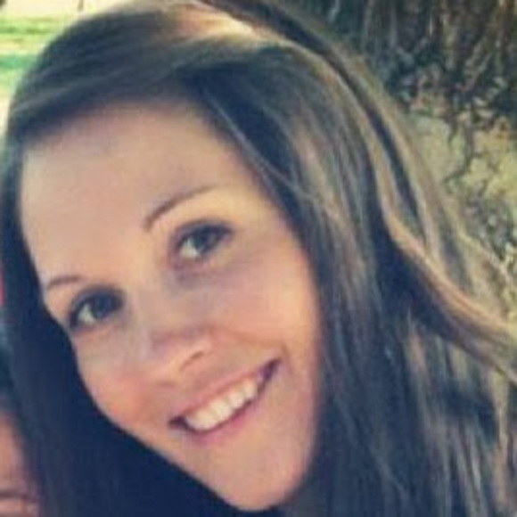 Profile Picture of Jeanine Wallace (@jmwallace0528) on Poshmark