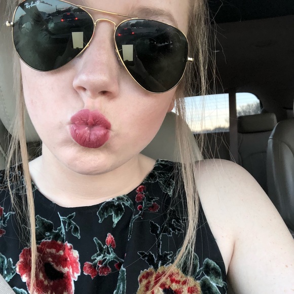 Profile Picture of Alyssa Hedding (@lalarh) on Poshmark