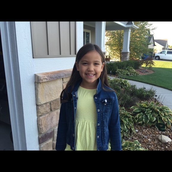 Profile Picture of Kati Klunder (@klunder13) on Poshmark