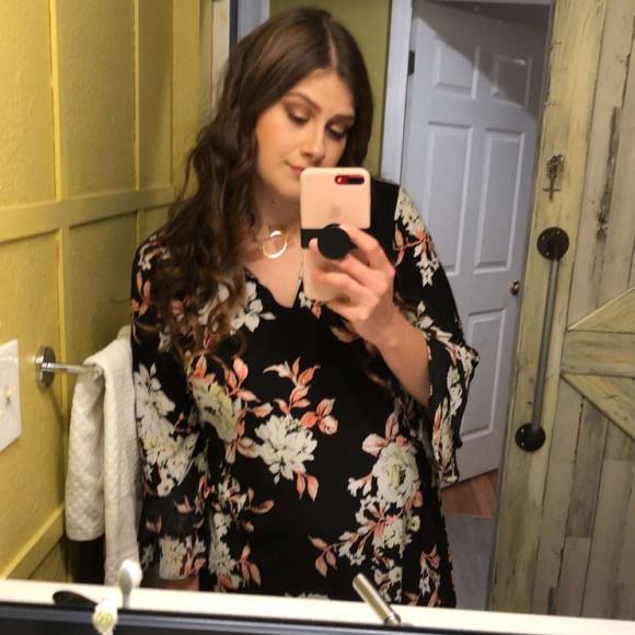 Christina Fangman - Poshmark Profile Picture of Christina Fangman (@cfang19) on Poshmark