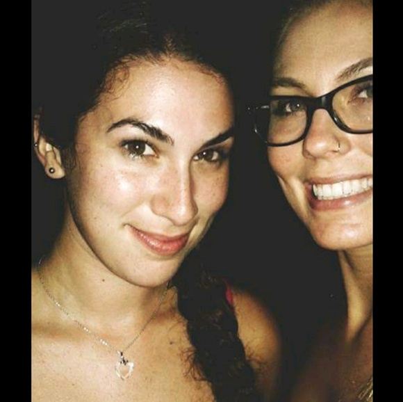 Rachel Frieary - Poshmark Profile Picture of Rachel Frieary (@rfrieary) on Poshmark