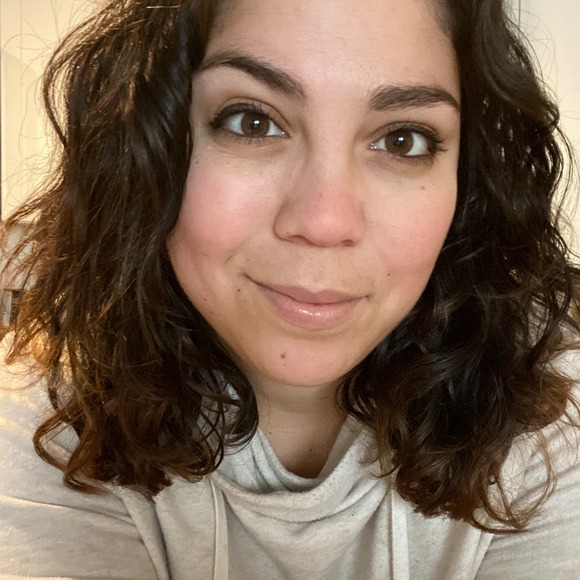 Maytè Lopez - Poshmark Profile Picture of Maytè Lopez (@lopezowitz) on Poshmark