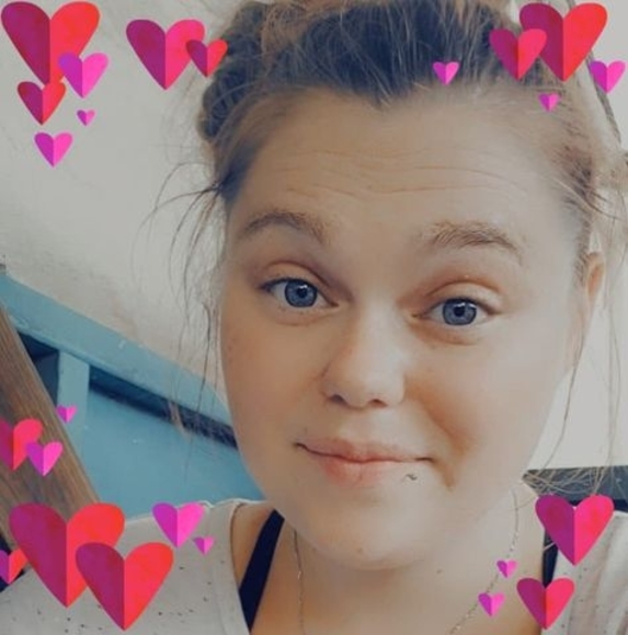 Profile Picture of Victoria Graves (@toriedawn) on Poshmark