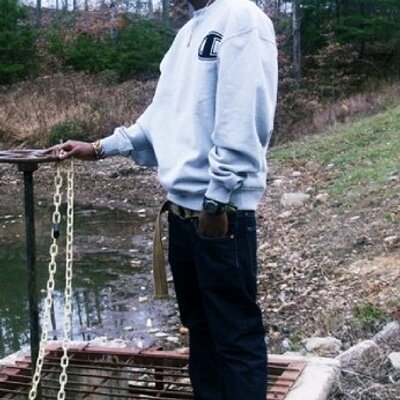 Profile Picture of Brandon Farrior (@Bscott2Fli) on Twitter