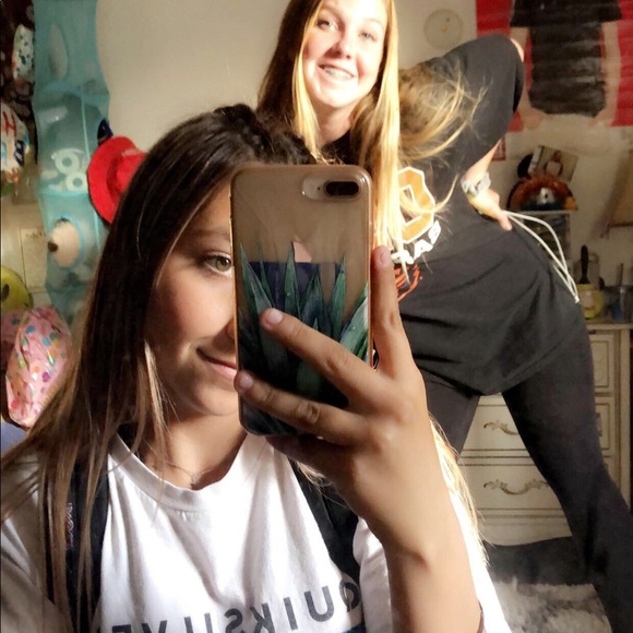 Profile Picture of Valentina Mandarino (@valentina_148) on Poshmark