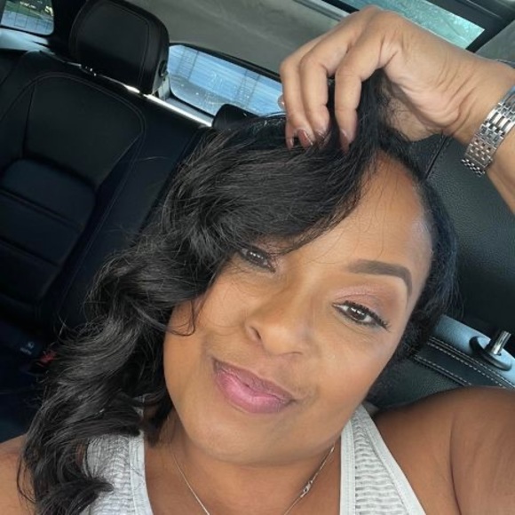 Profile Picture of Simone Sutton (@simonesutton) on Poshmark