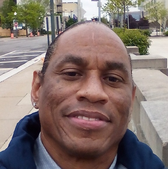Profile Picture of Clinton Ellis (@clintonellis) on Poshmark