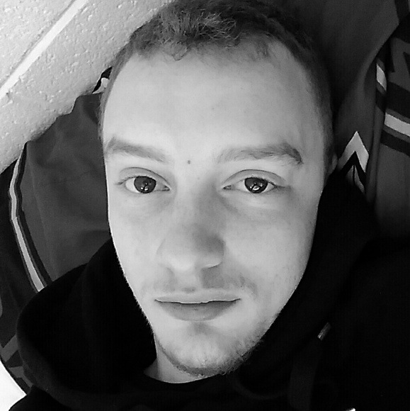 Profile Picture of Justin Rutherford (@jlrutherf) on Poshmark