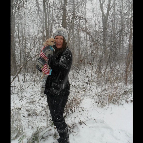 Profile Picture of Gena Tillman (@genatillman) on Poshmark