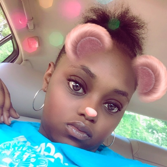 Profile Picture of Kellisha Telford (@kellisha15) on Poshmark