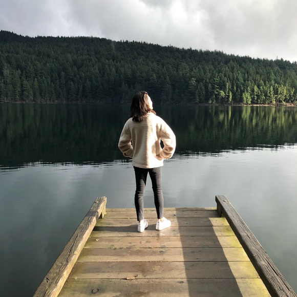 Profile Picture of Chen Tong (@chentong) on Poshmark