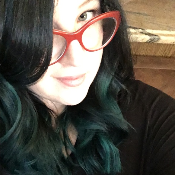 Profile Picture of Christel Fenick (@cnf1982) on Poshmark