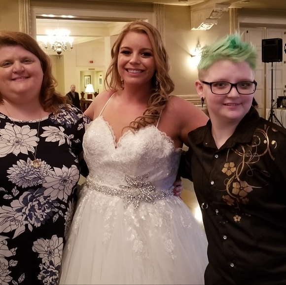 Profile Picture of Amy Schultz (@joliesmom8) on Poshmark