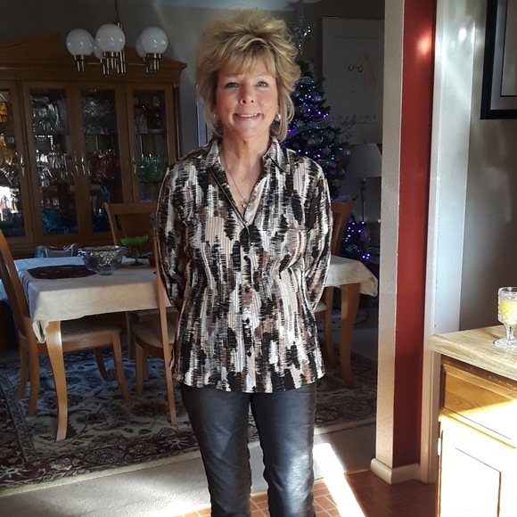 Profile Picture of Linda Fassler (@lmfassler) on Poshmark