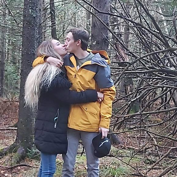 Profile Picture of Alexandra Vallieres (@avallieres) on Poshmark