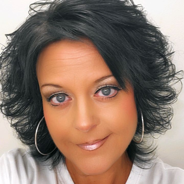 Profile Picture of Jeanine (@jeaninekerrdolan) on Tiktok