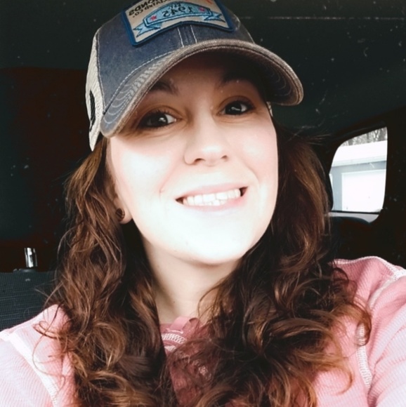 Profile Picture of Brittany Cain (@bcain0817) on Poshmark