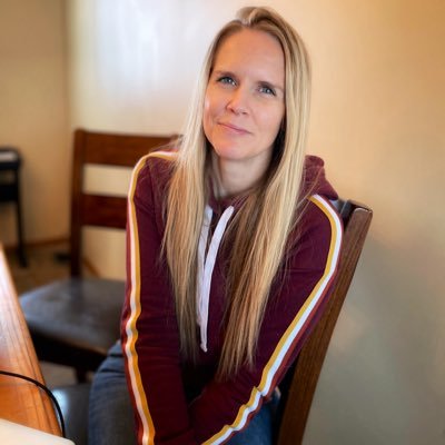 Profile Picture of Candace Toma (@c_woodside) on Twitter