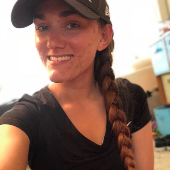 Profile Picture of Miranda Mcconnell (@mandapanda585) on Poshmark
