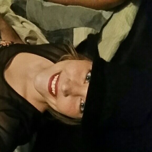 Profile Picture of Marie Clennon (@marieclennon10) on Poshmark
