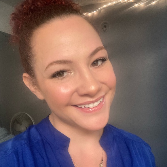Profile Picture of Sabrina Harrington (@sabbygirl3291) on Poshmark