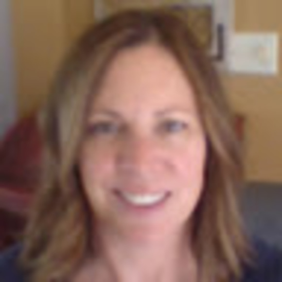 Profile Picture of Dina Magner (@dinamagner44) on Poshmark