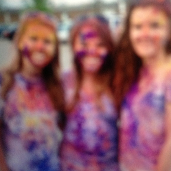 Profile Picture of Jeany Tarson (@jeanyinabottle) on Poshmark