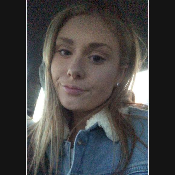 Profile Picture of Sarah Ledwidge (@sarahledwidge) on Poshmark