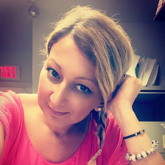 Vanja Moraca kovacevic - Poshmark Profile Picture of Vanja Moraca kovacevic (@vanjabl) on Poshmark