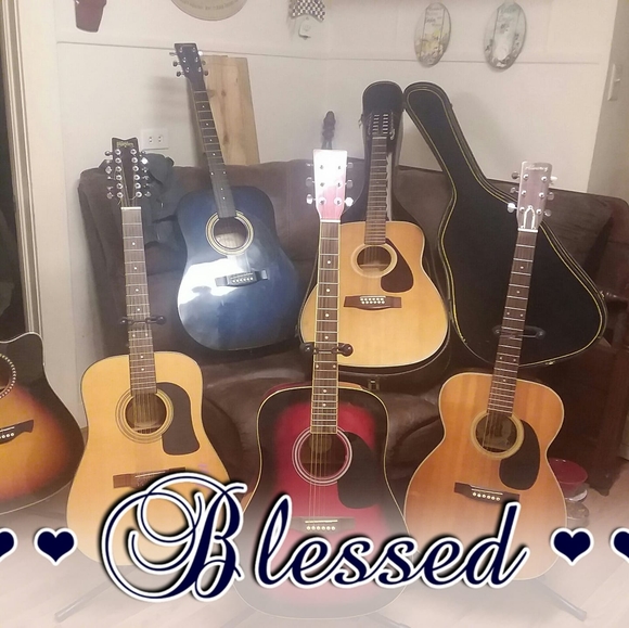 Profile Picture of Robin Manlove (@robinmanlove) on Poshmark