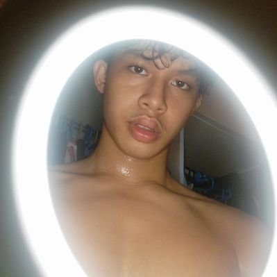 Profile Picture of WIJI (@WilliamCharlesX) on Twitter